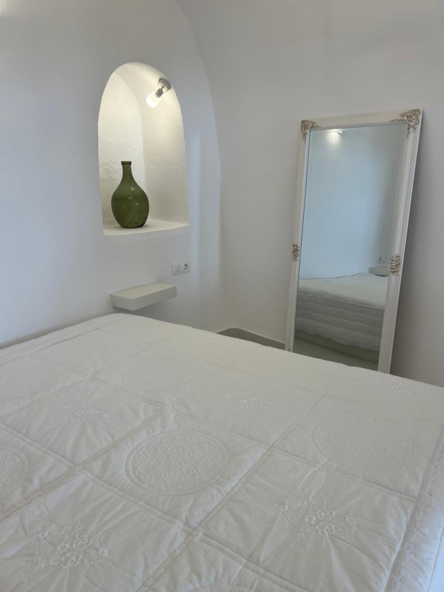 Cave Noelia Apartment Фира Екстериор снимка